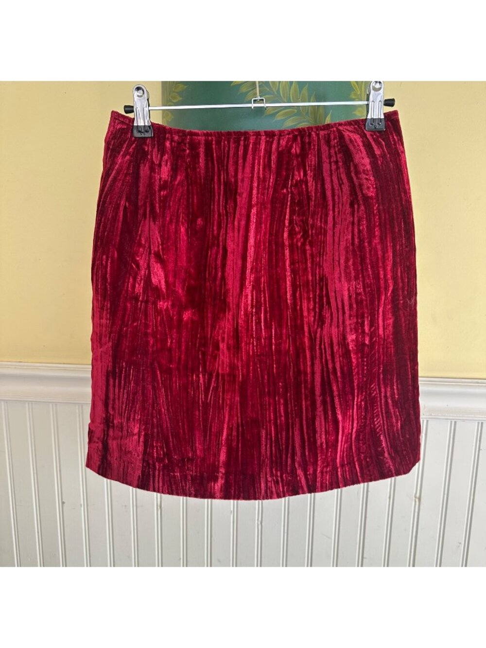 Guess Red Crushed Velvet Mini vintage y2k